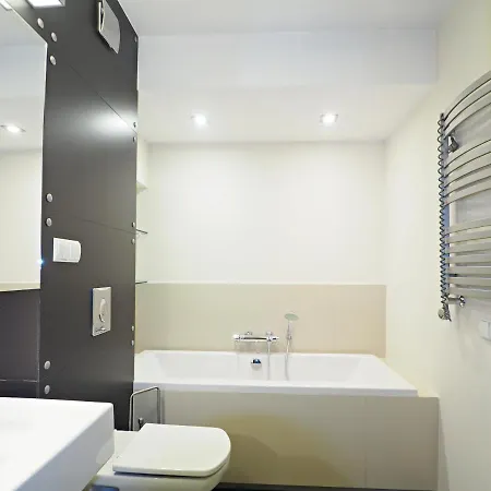 Family Parking 2 Bathrooms 300 M Sea 公寓 *