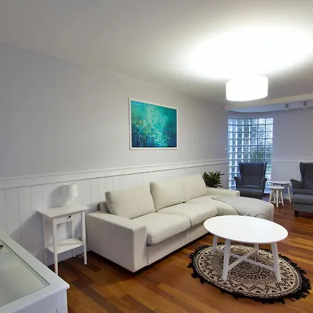 Lägenhet Family Parking 2 Bathrooms 300 M Sea